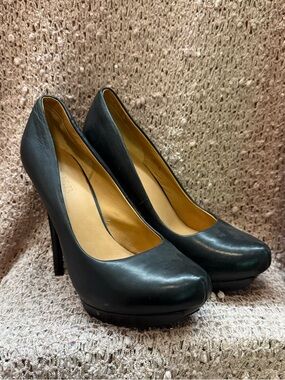 🐑🐑💋 Vintage L.A.M.B. by Gwen Stefani Black Leather Heels